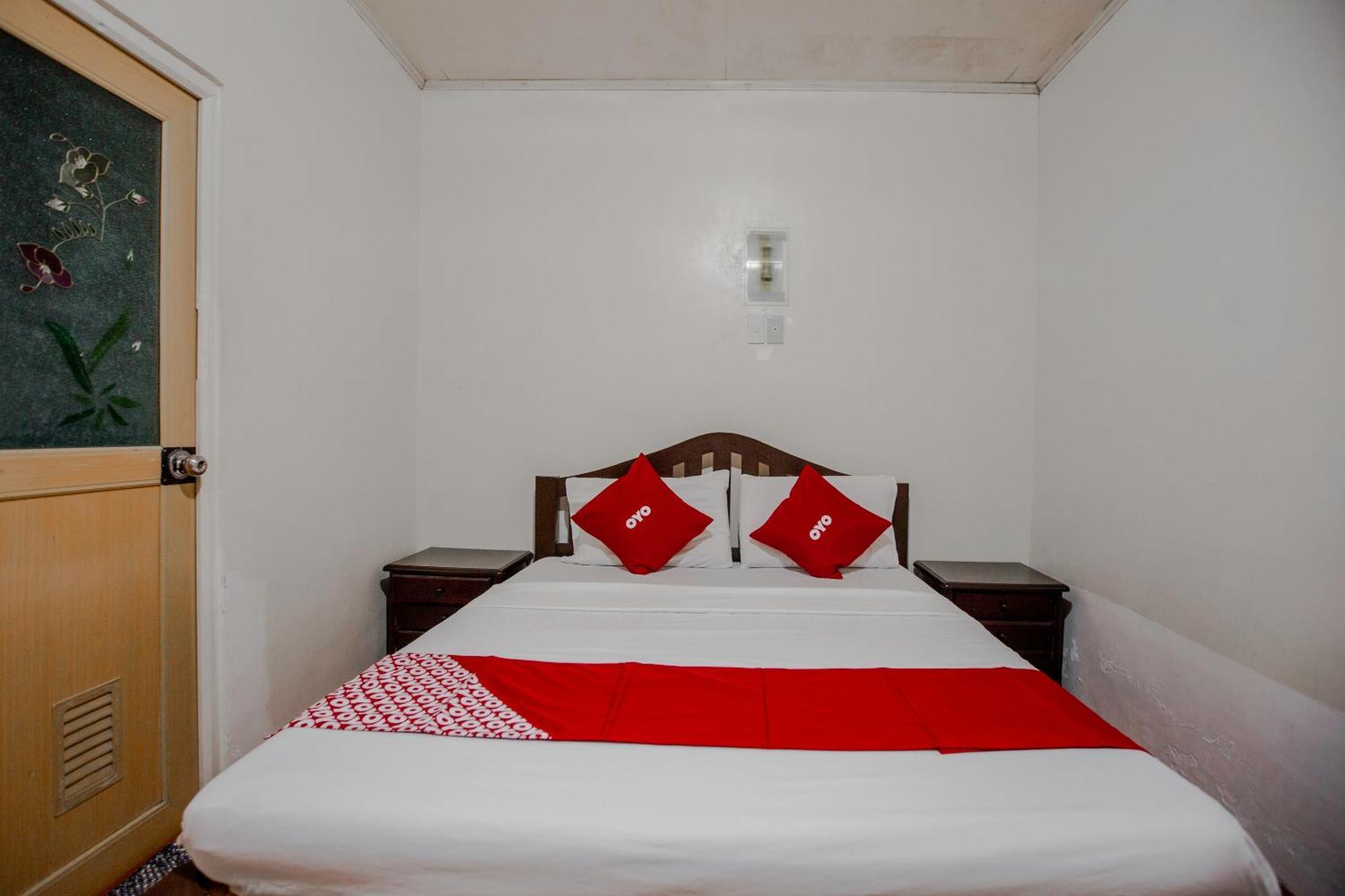 Oyo 741 Sierra Travellers Inn Tagaytay City Екстериор снимка