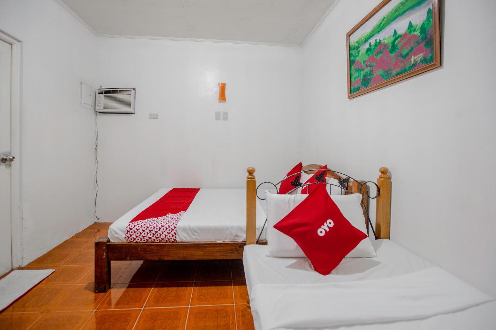 Oyo 741 Sierra Travellers Inn Tagaytay City Екстериор снимка