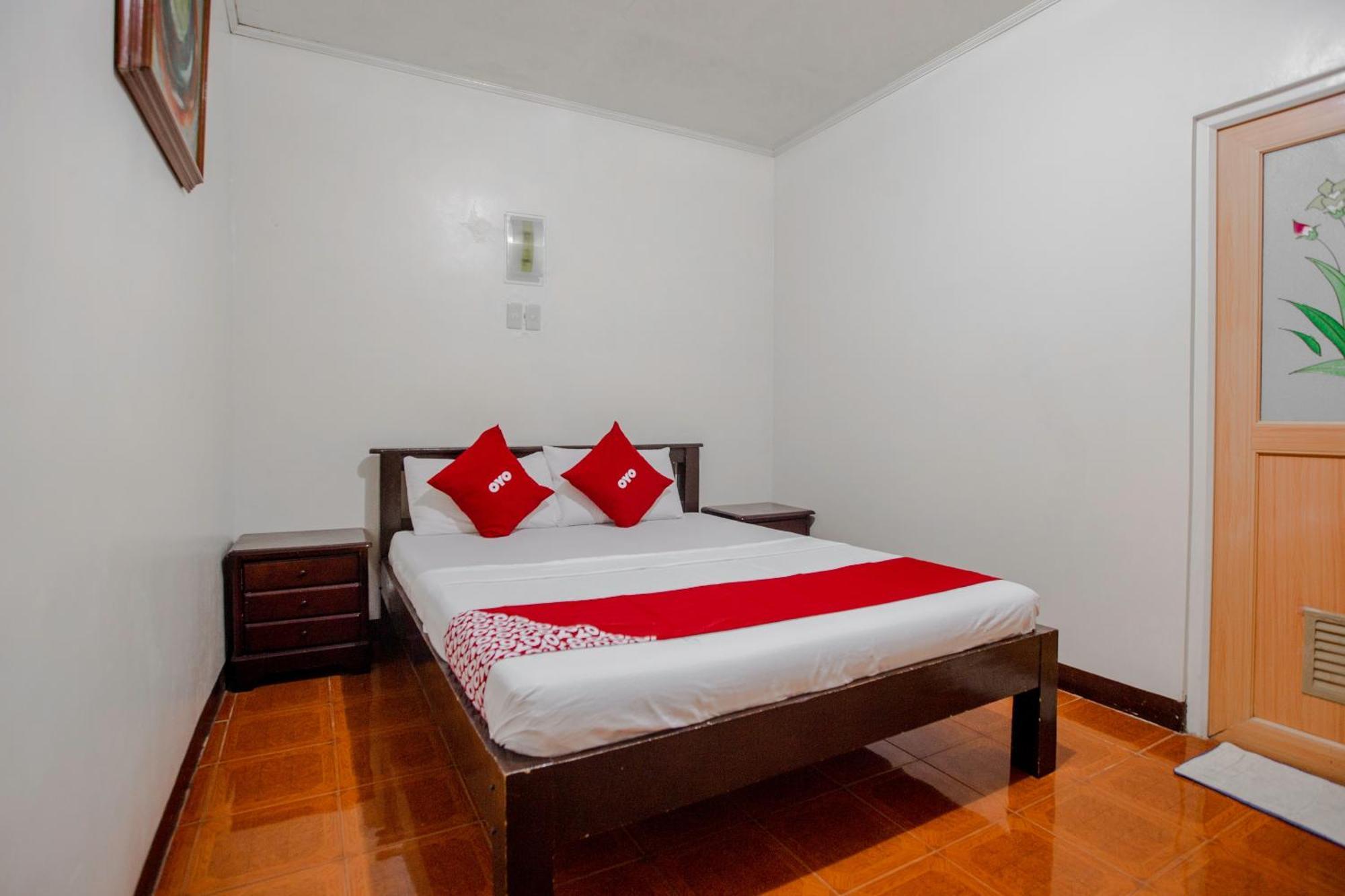 Oyo 741 Sierra Travellers Inn Tagaytay City Екстериор снимка