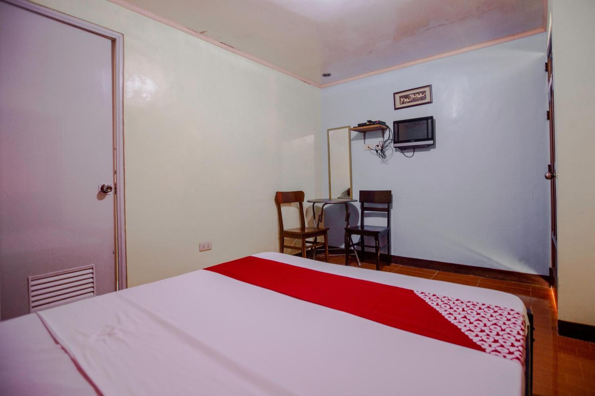 Oyo 741 Sierra Travellers Inn Tagaytay City Екстериор снимка