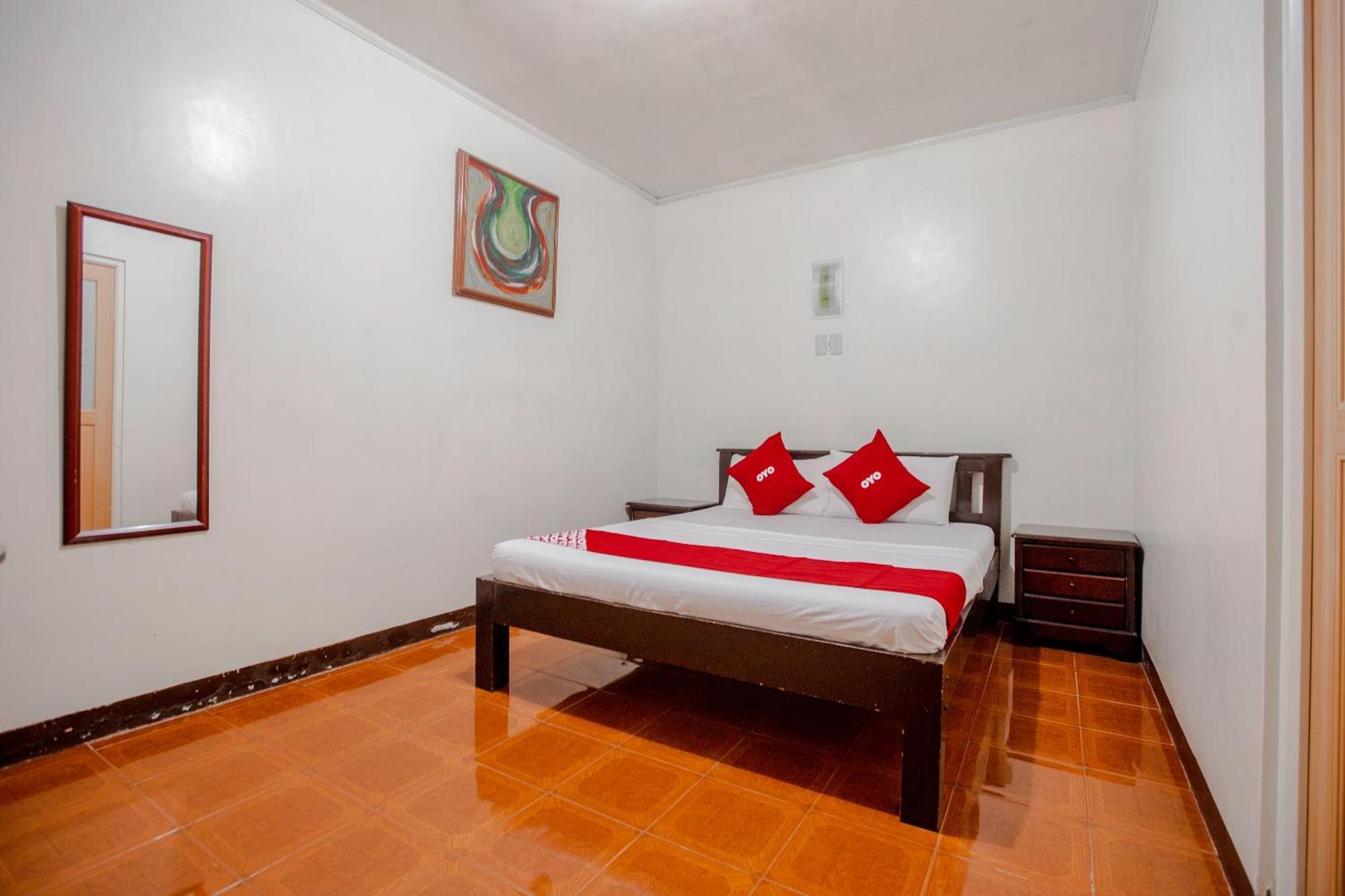 Oyo 741 Sierra Travellers Inn Tagaytay City Екстериор снимка