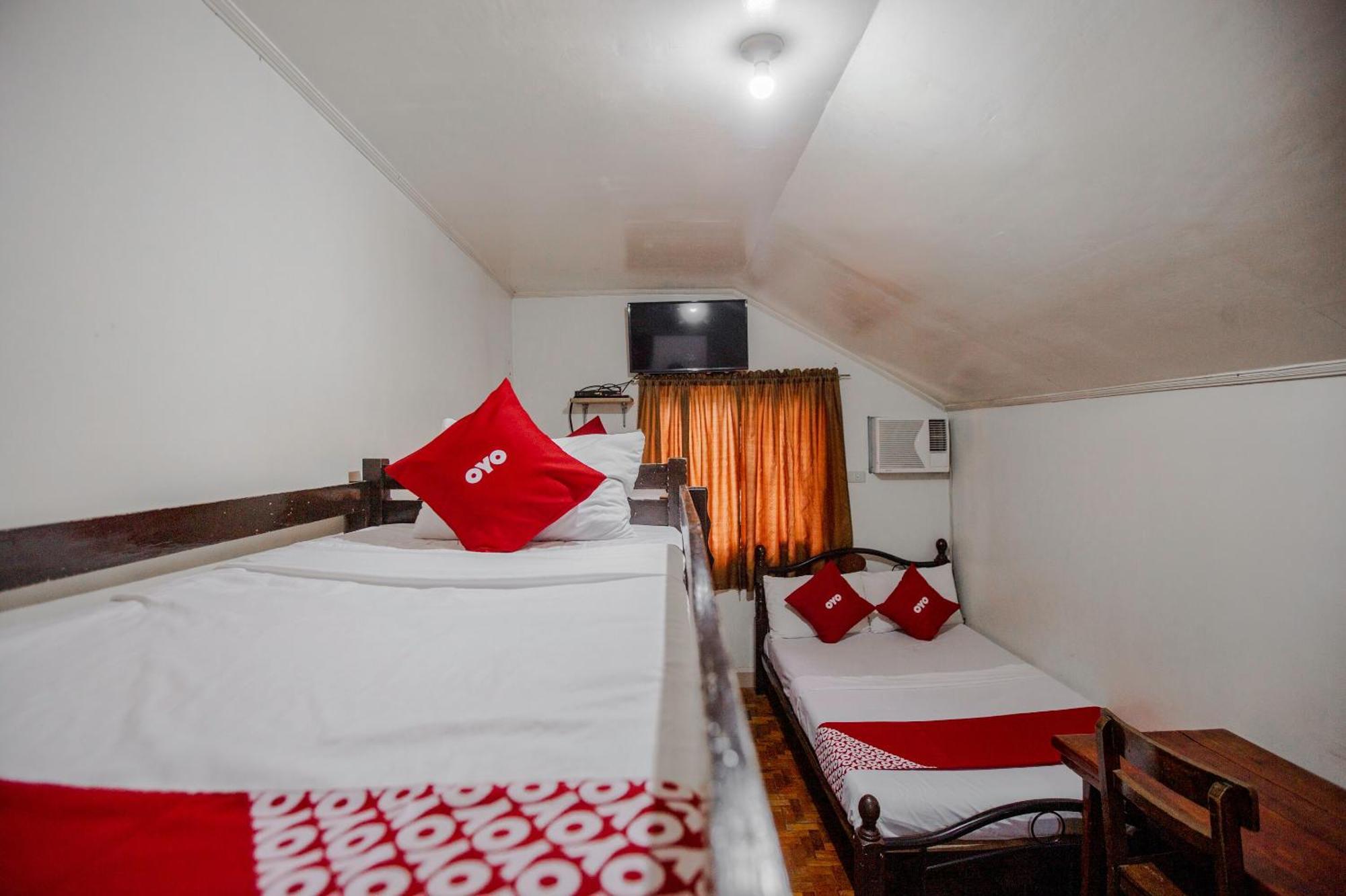 Oyo 741 Sierra Travellers Inn Tagaytay City Екстериор снимка