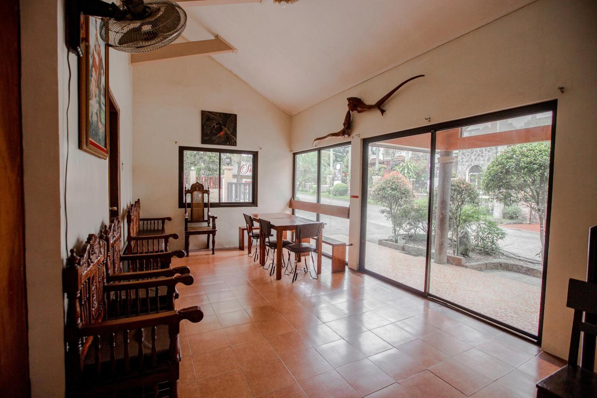 Oyo 741 Sierra Travellers Inn Tagaytay City Екстериор снимка