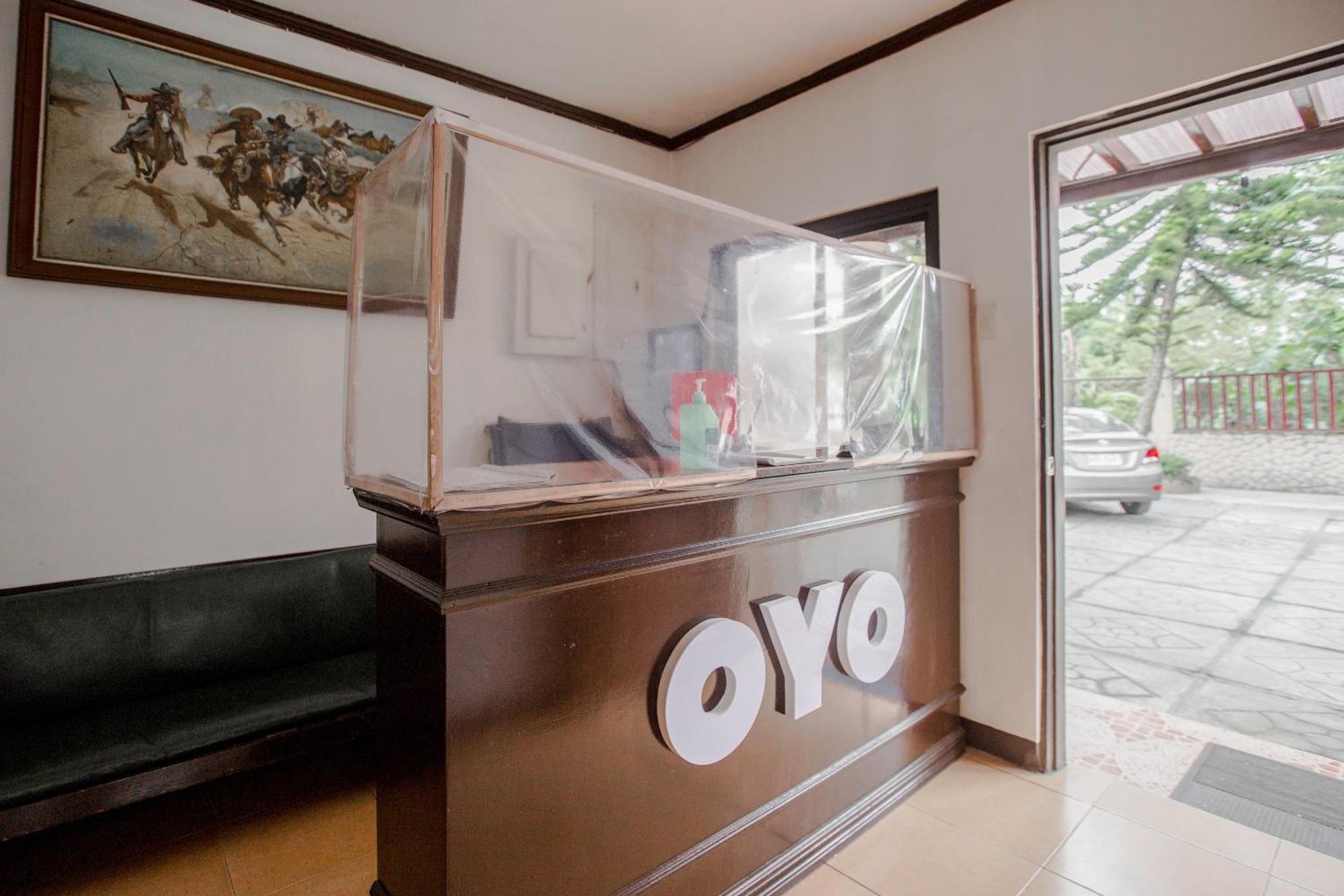 Oyo 741 Sierra Travellers Inn Tagaytay City Екстериор снимка
