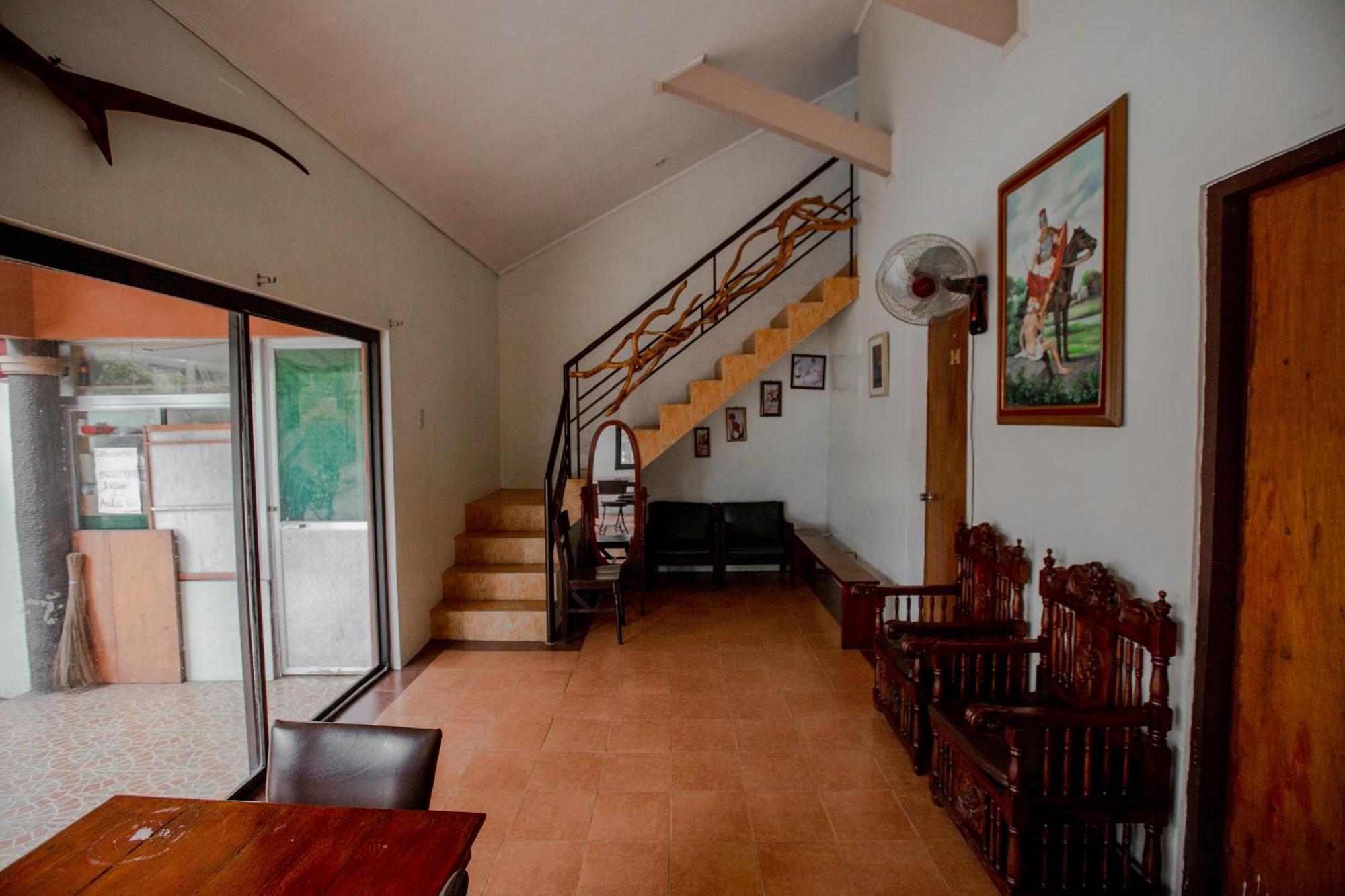 Oyo 741 Sierra Travellers Inn Tagaytay City Екстериор снимка